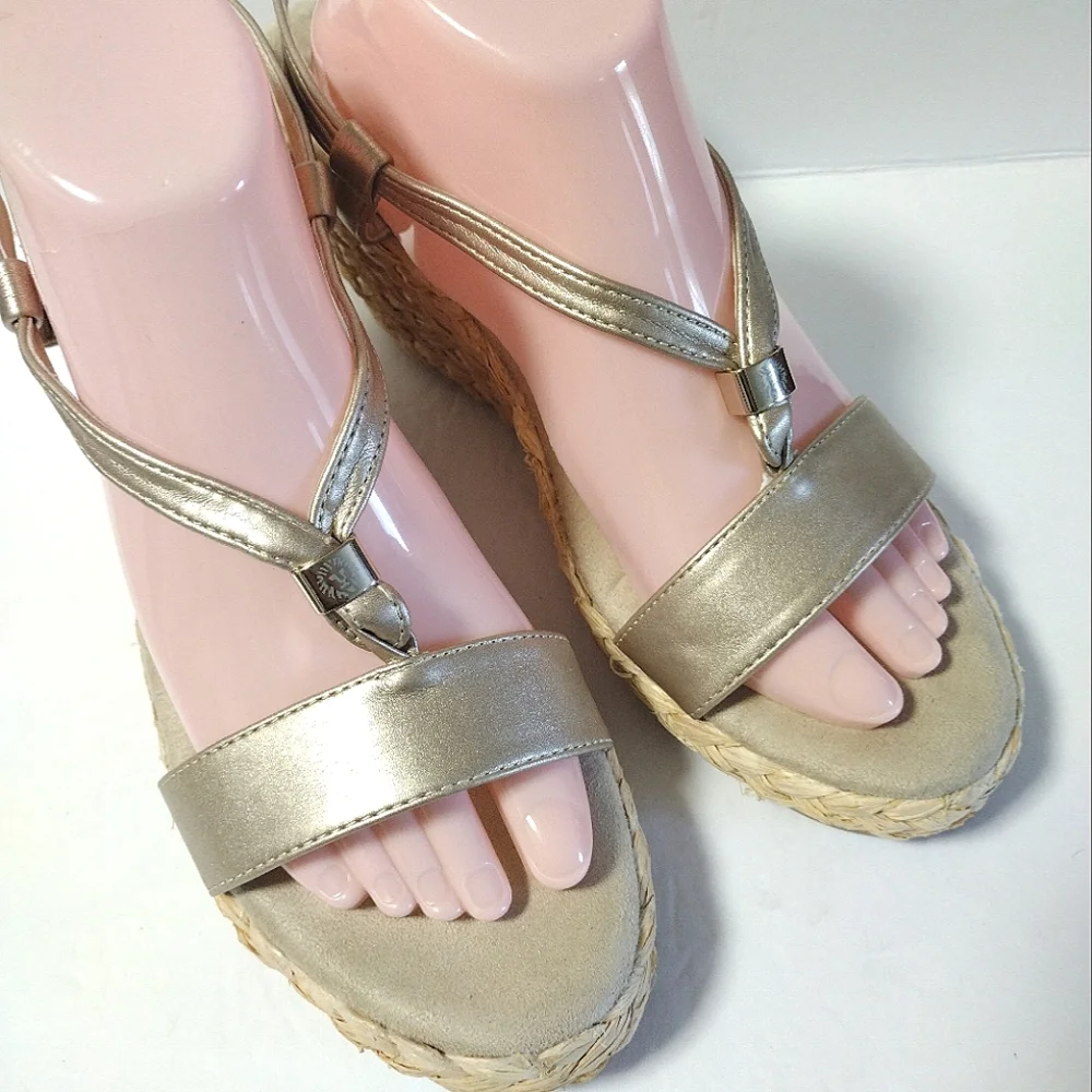Anne Klein Women's Wanessa Wedge Platform Slingback Sandals Gold Size 11